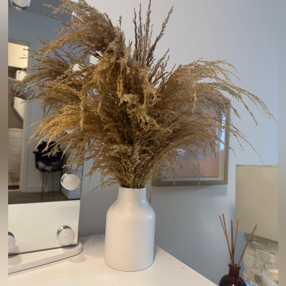 Fluffy Pampas Grass Decor